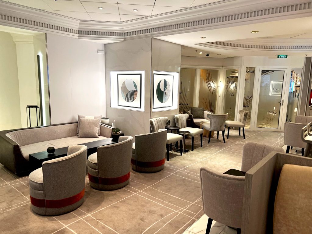 A Tour of the Celebrity Retreat Lounge