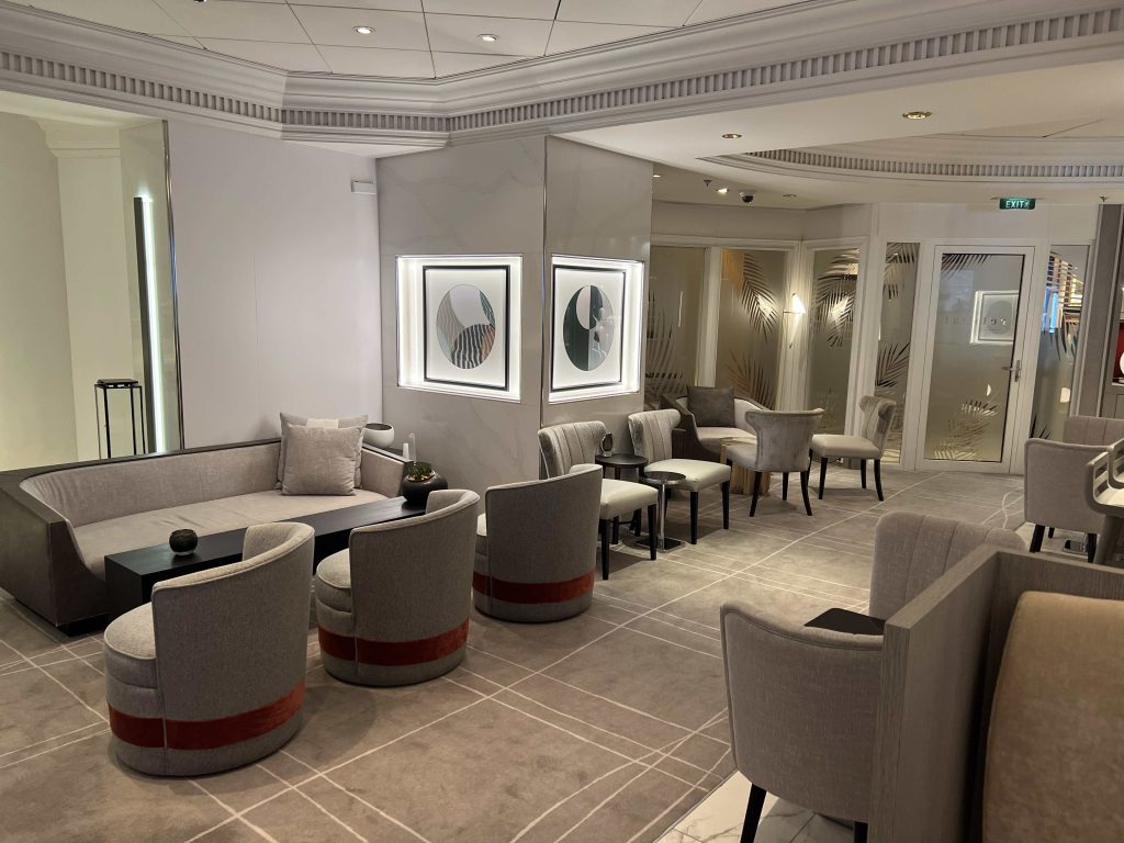 Retreat Lounge