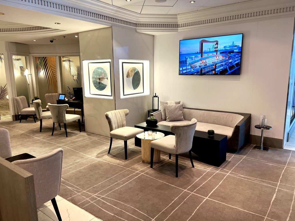 A Tour of the Celebrity Retreat Lounge