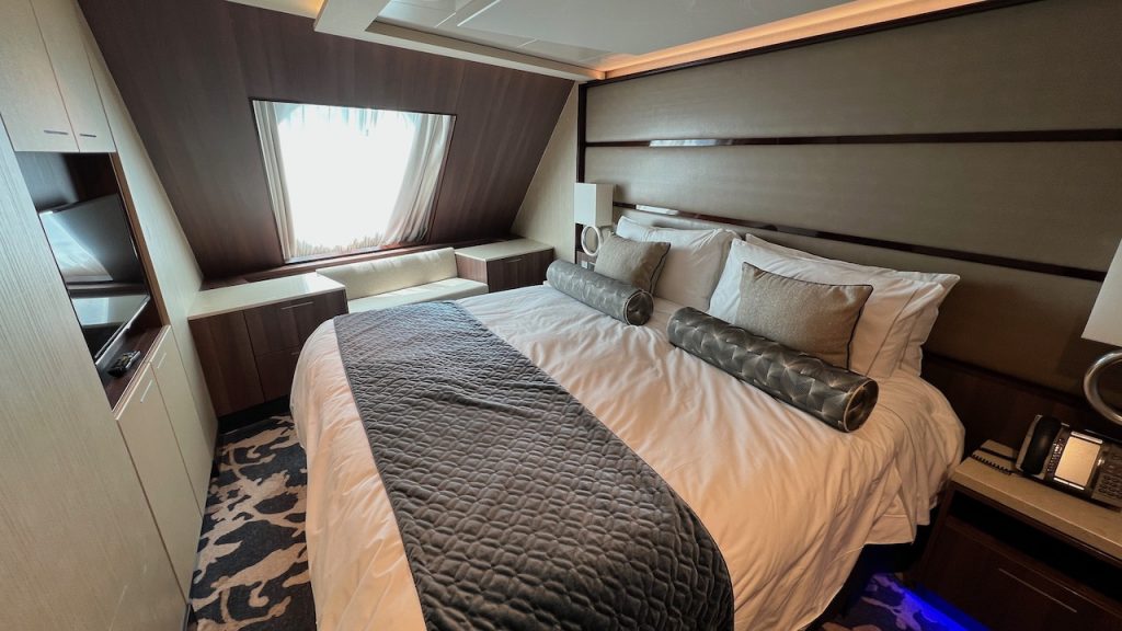 Haven Forward Facing Cabin Bedroom