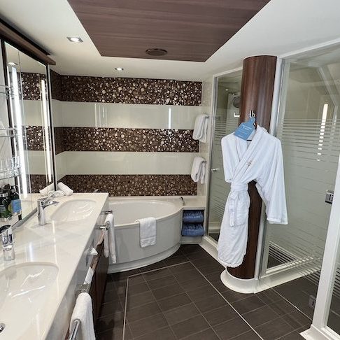 Haven Forward Facing Penthouse Bathroom 1 edited 1