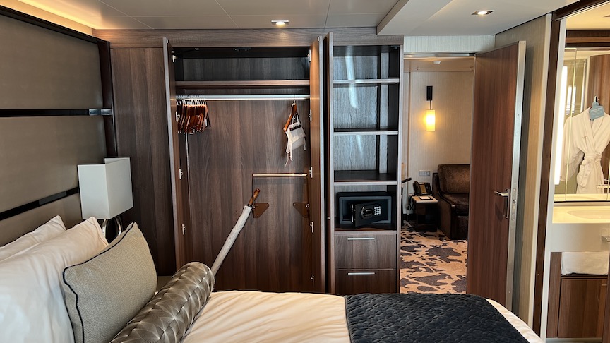 Haven Forward Facing Penthouse Bedroom Closets