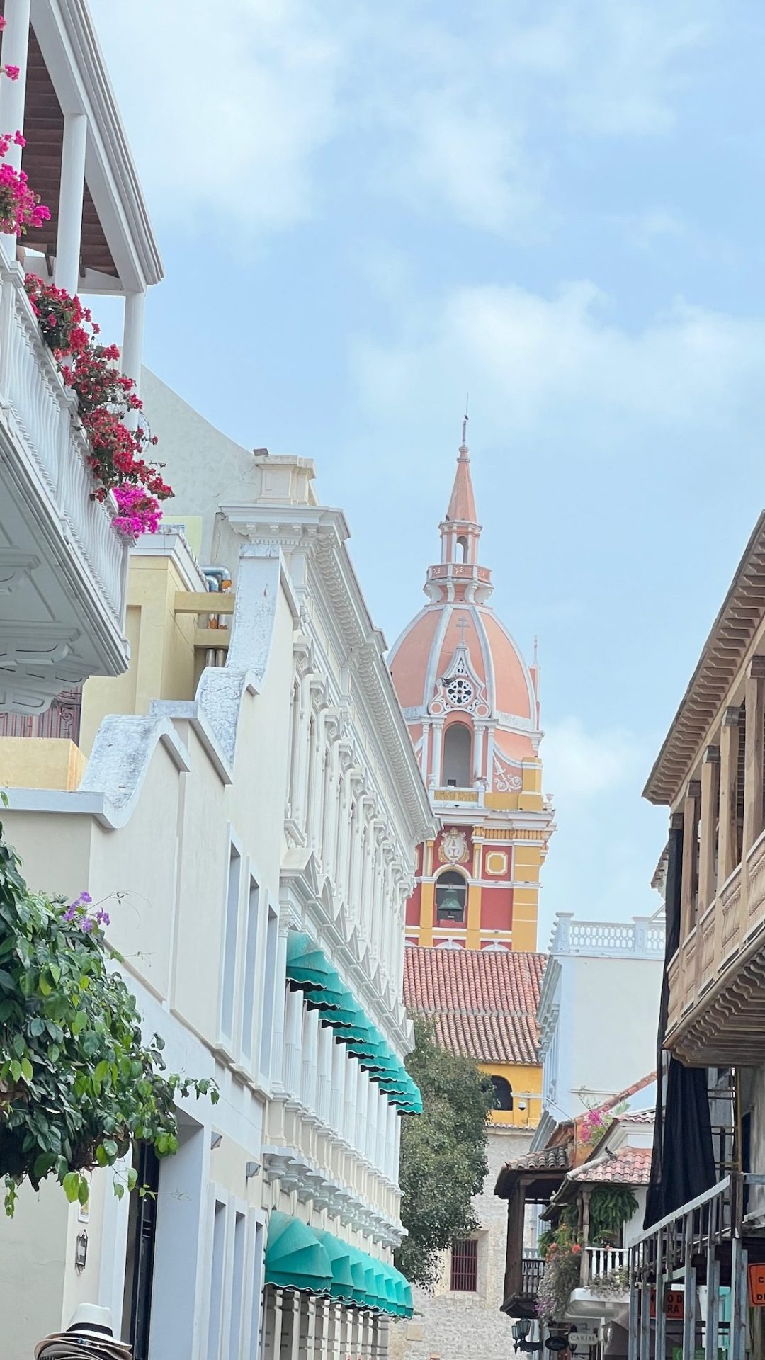 Street of Cartagena edited scaled