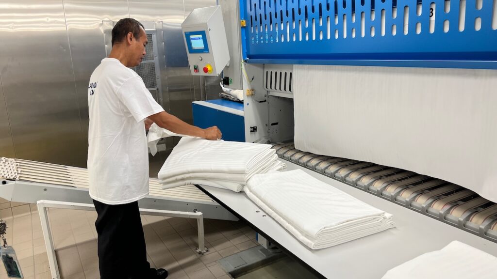 BTS Joy Laundry sheet folding machine 6