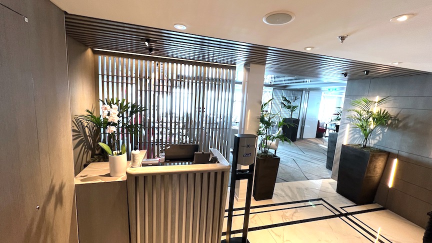 Apex Luminae lobby