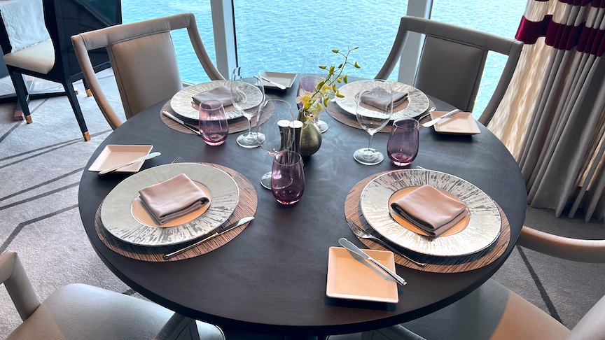 Apex Luminae table setting