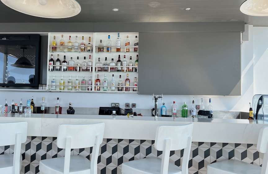Apex Retreat Bar seating 1
