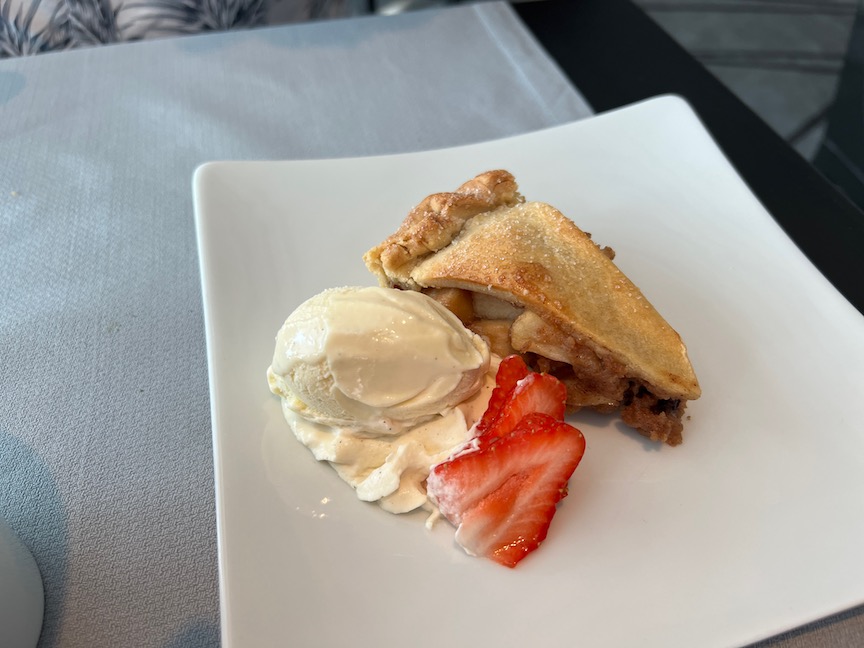 Apple pie a la mode