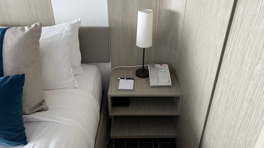 Bedside table right