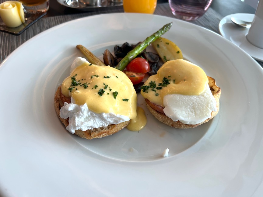 Classic Eggs Benedict