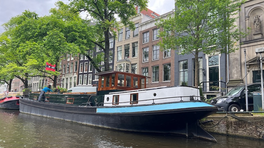 Houseboat 1