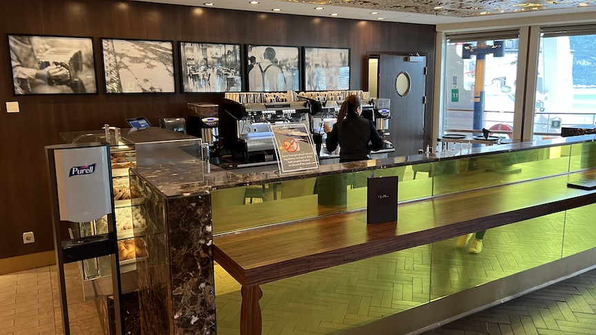 Solstice Cafe al Bacio counter