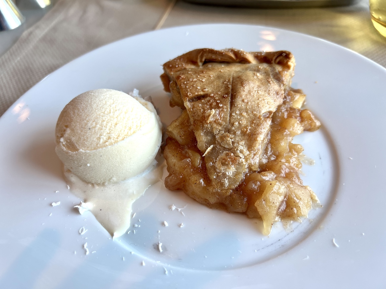Solstice Luminae apple pie a la mode 2