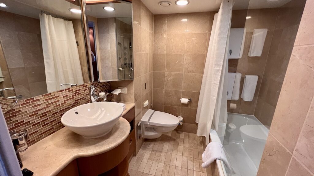 Solstice sky suite bathroom 1