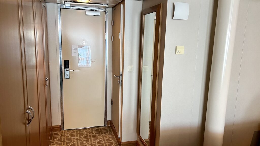 Solstice sky suite entry