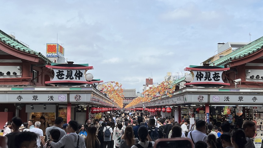 Shopping leading to Senso ji Temple
