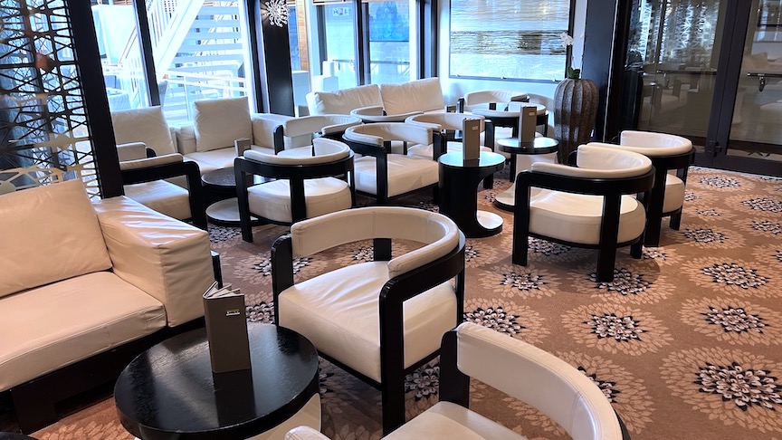 Breakaway Haven Lounge