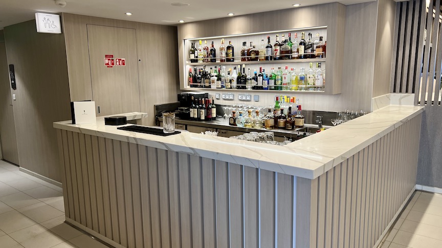 Ascent Retreat Lounge bar