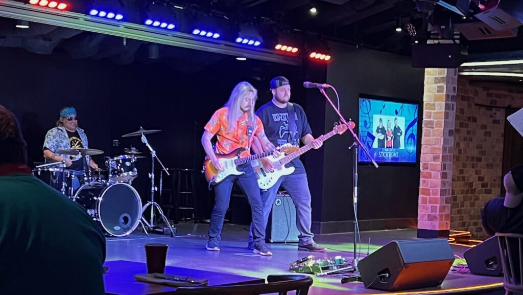 Entertainment at Q