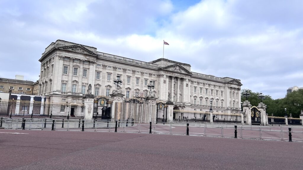 Buckingham Palace 1