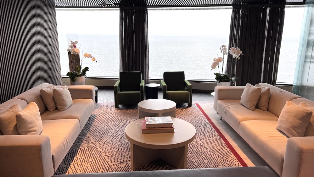 NCL Prima Haven Lounge 2