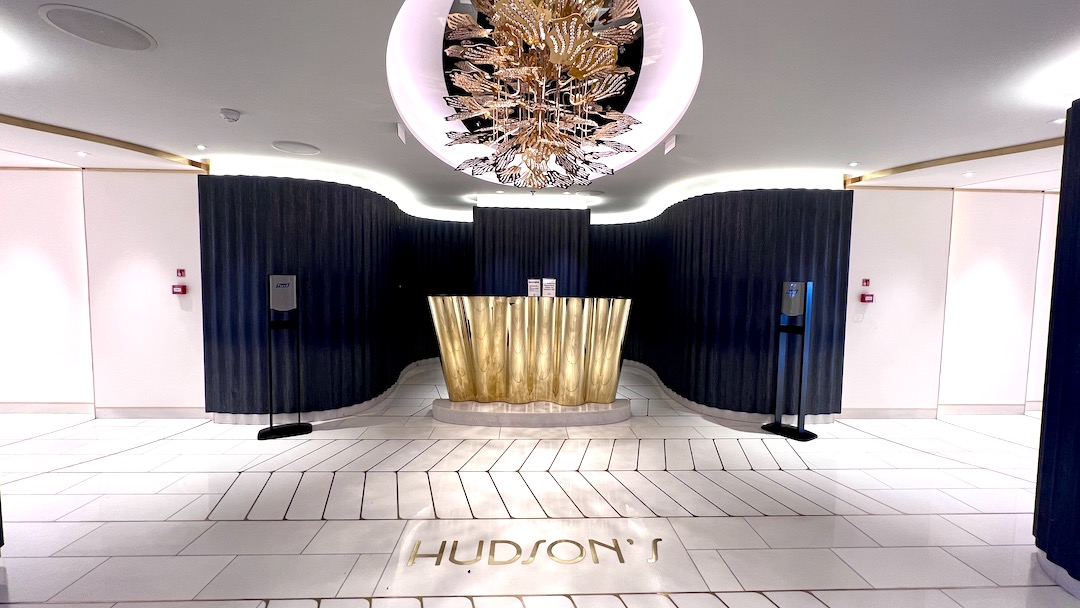NCL Prima Hudsons entrance