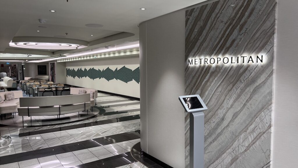NCL Prima Metropolitan bar 1