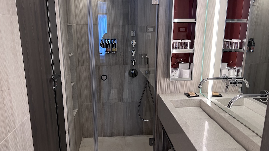 Prima 2 bedroom villa master bath 1