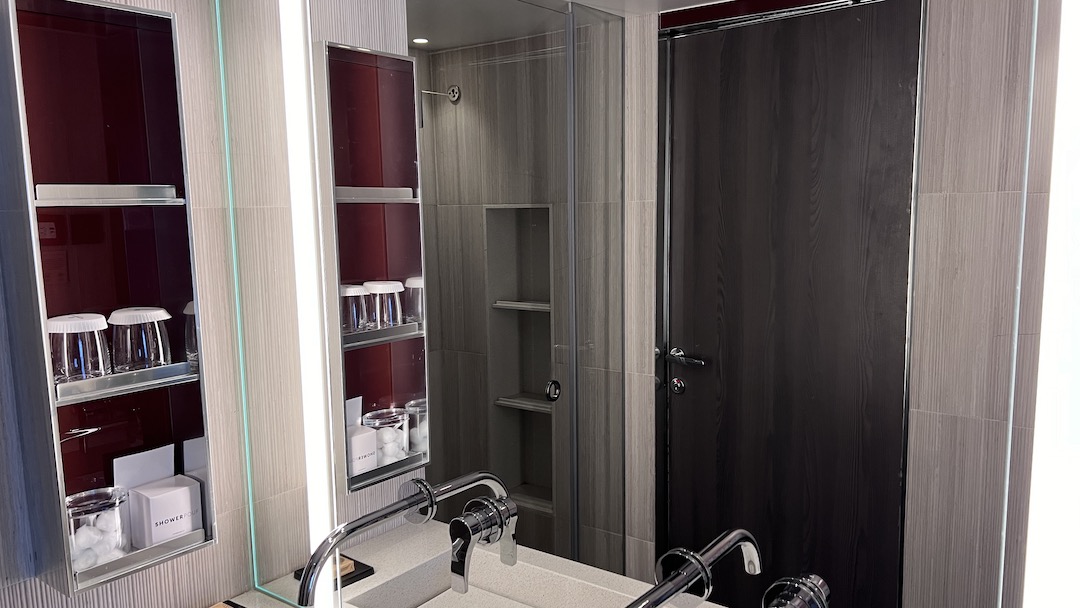 Prima 2 bedroom villa master bath 2