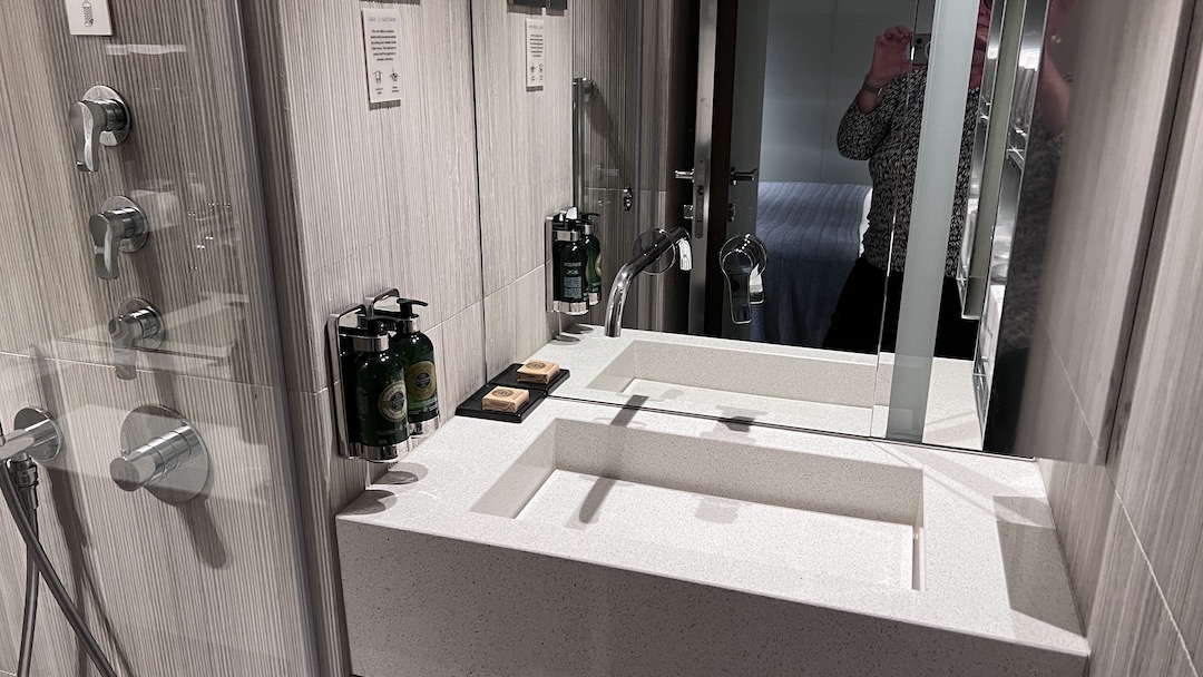 Prima 2 bedroom villa small bathroom 2