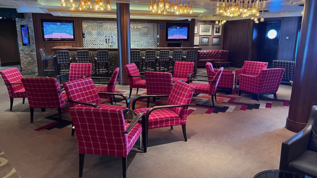 NCL Breakaway Maltings Whiskey Bar
