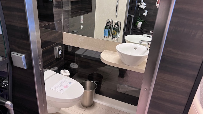 NCL Breakaway Owners Suite half bath